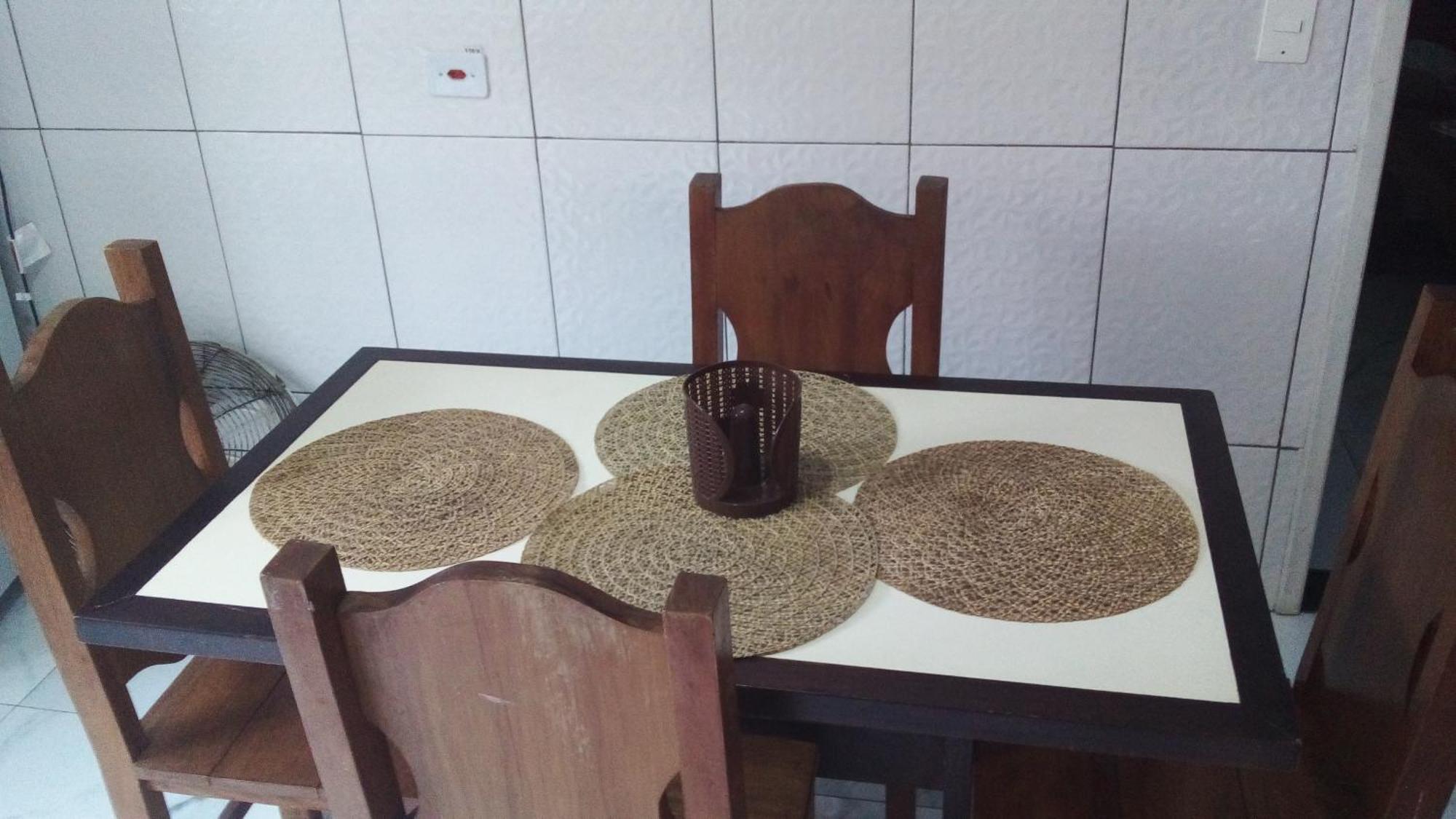 Quarto/Cozinha/Banheiro/ambiente familiar/08 minutos da praia a pé. Peruíbe Exterior foto