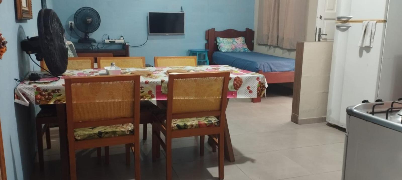 Quarto/Cozinha/Banheiro/ambiente familiar/08 minutos da praia a pé. Peruíbe Exterior foto